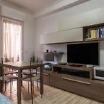 Joivy Sleek Flat With Easy Access To Central Rome