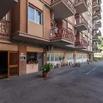 Joivy Sleek Flat With Easy Access To Central Rome