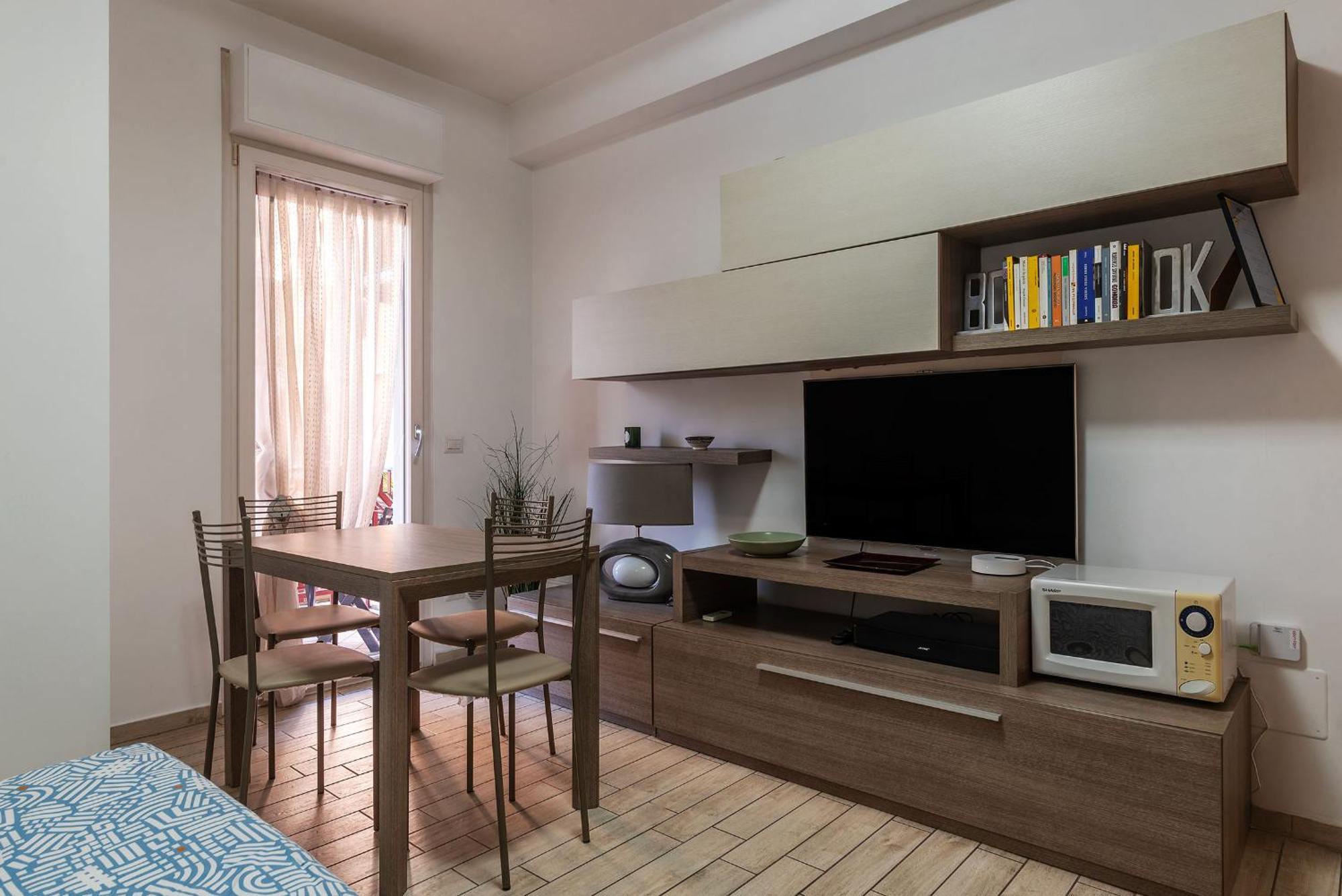 Joivy Sleek Flat With Easy Access To Apartment *