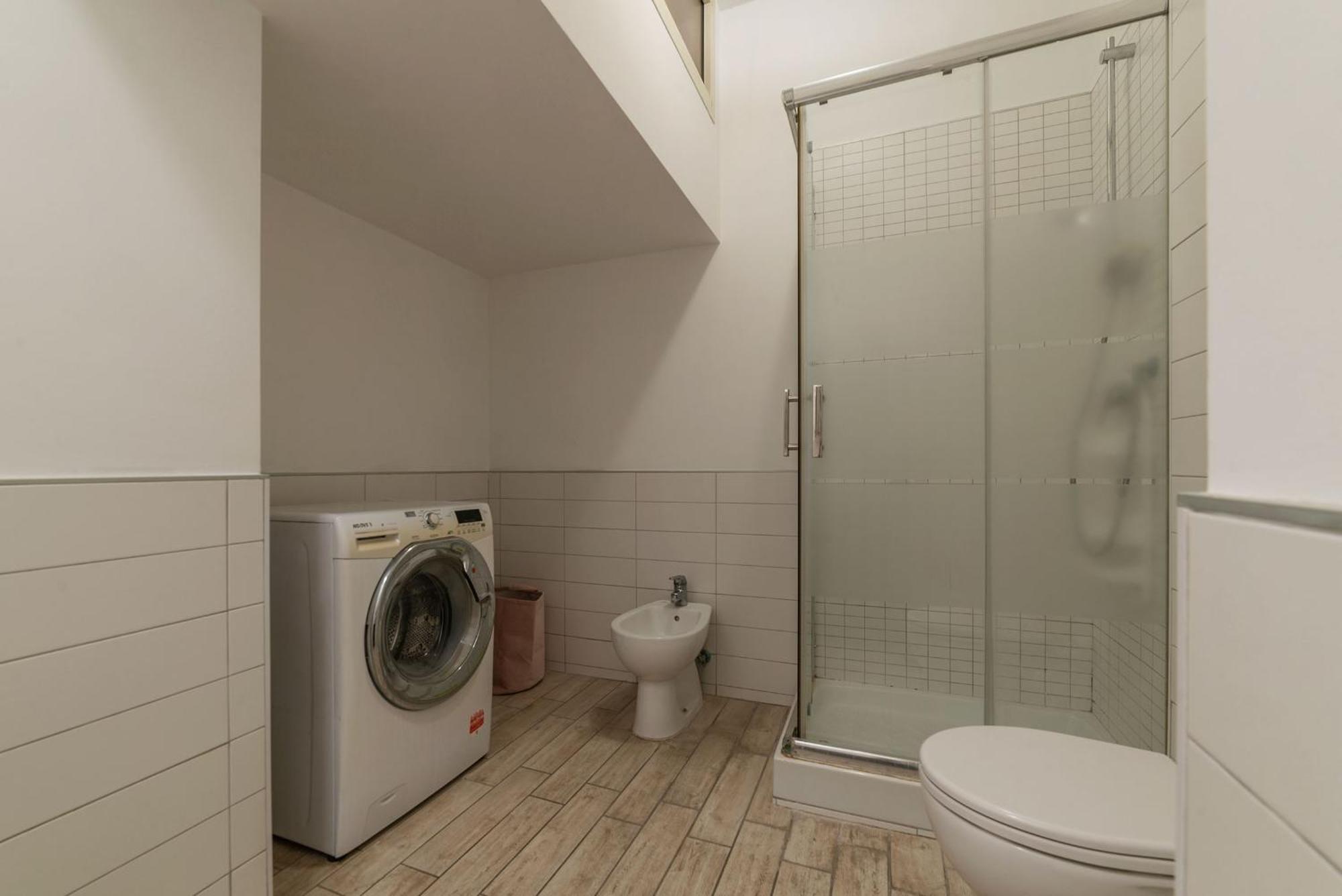 Joivy Sleek Flat With Easy Access To Apartment
